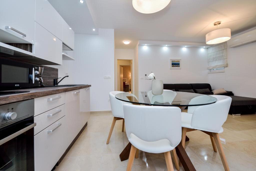 Luxury Apartment Arta-2 With Heated Pool And Jacuzzi Bibinje Eksteriør billede