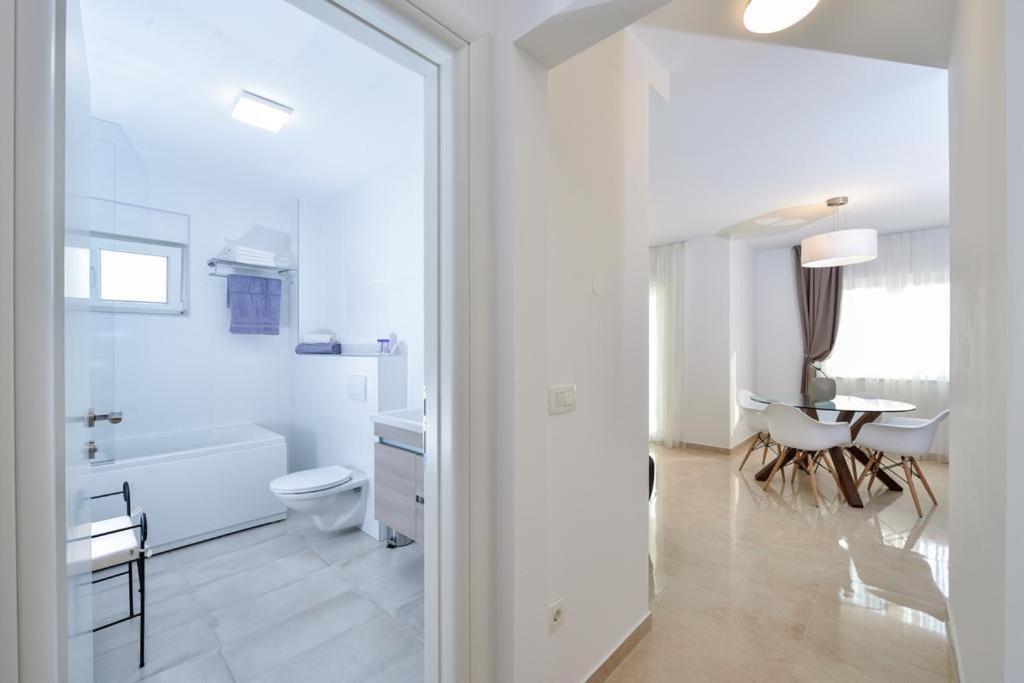 Luxury Apartment Arta-2 With Heated Pool And Jacuzzi Bibinje Eksteriør billede