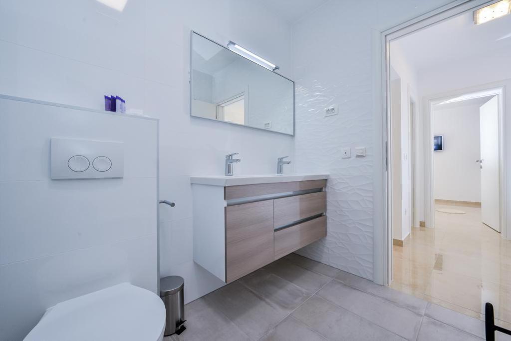 Luxury Apartment Arta-2 With Heated Pool And Jacuzzi Bibinje Eksteriør billede
